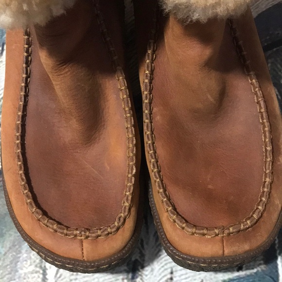 🐬 BORN Brown Leather Shearing Cuff Boots - Picture 4 of 16